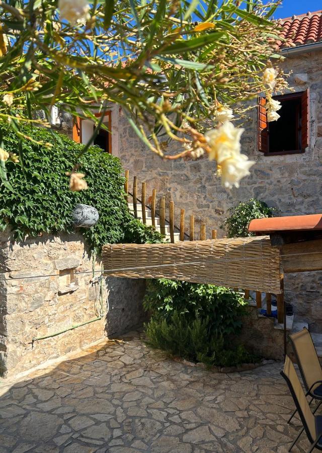 Holiday Home Hauser Vrbanj Exterior foto